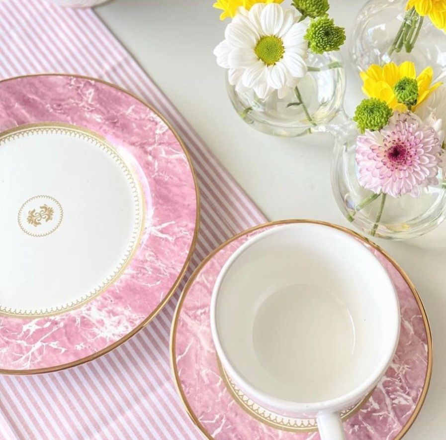 6 PCS TEA CUPS WITH SAUCER