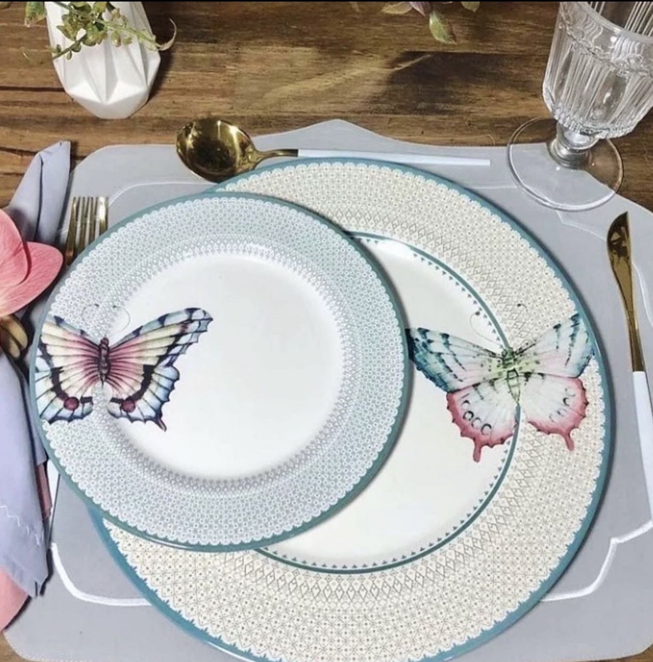 18 PCS DINNER PLATES SET
