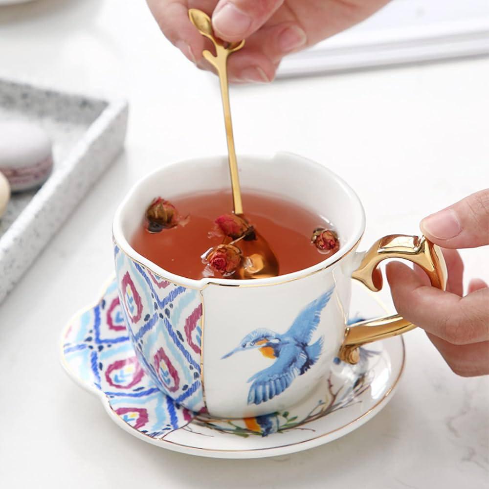 260ml cup and saucer with decal, gold handle
1cup+1saucer